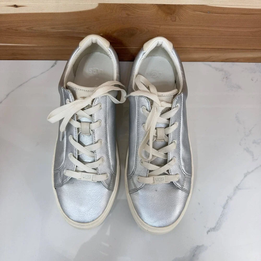 UGG Zilo Silver Metallic Leather Sneakers‎ Casual Comfort Shoes Women's Size 11